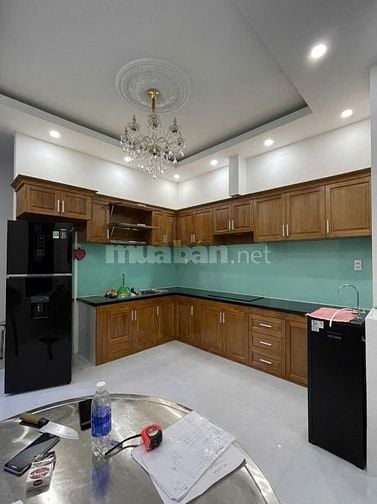 Tủ bếp gỗ, gỗ cứng cáp, màu đẹp, chắc chắn, giá tôt·