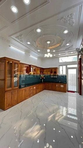 Tủ bếp gỗ, gỗ cứng cáp, màu đẹp, chắc chắn, giá tôt·