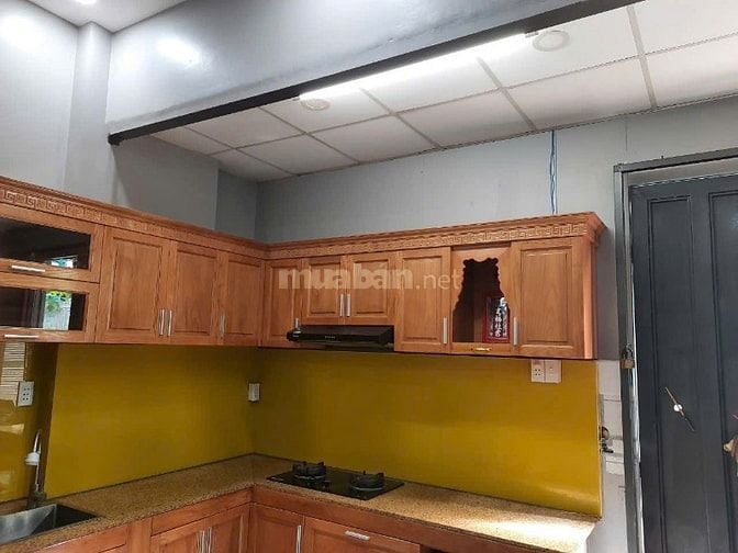 Tủ bếp gỗ, gỗ cứng cáp, màu đẹp, chắc chắn, giá tôt·