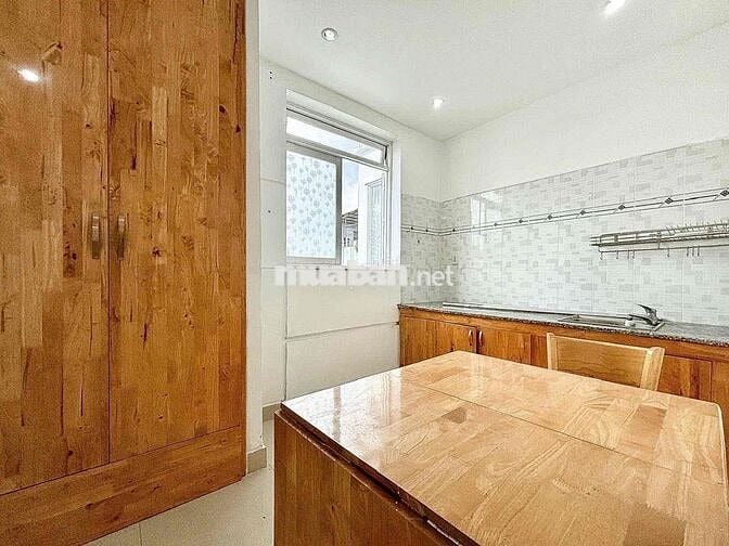 STUDIO BAN CÔNG FULL NỘI THẤT NGAY CÔNG VIÊN PHẦN MỀM QUANG TRUNG