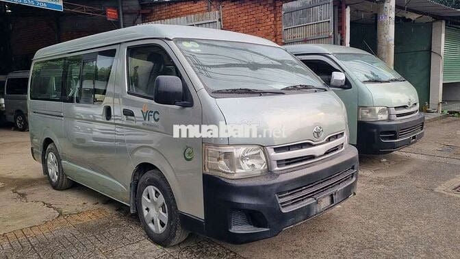 Toyota Hiace 2010 16 chỗ Bạc
