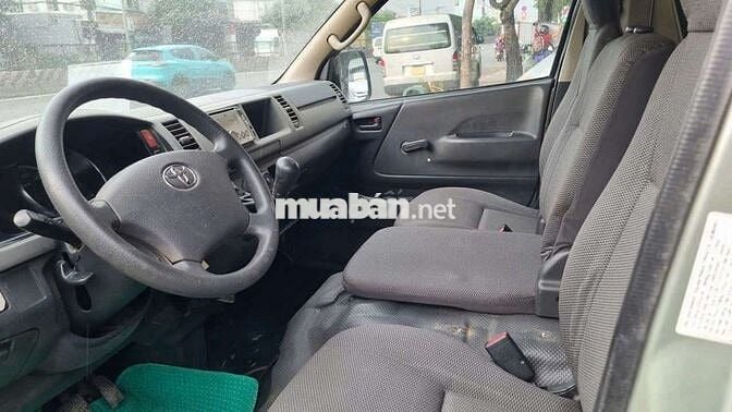 Toyota Hiace 2010 16 chỗ Bạc