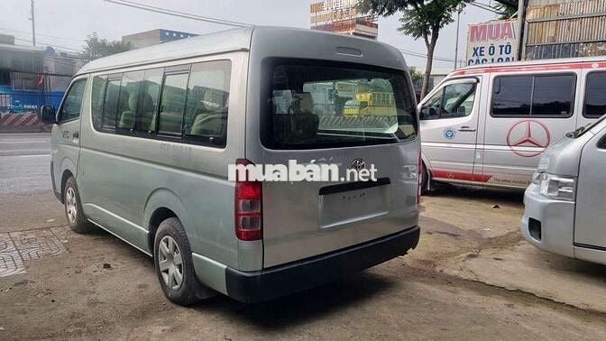 Toyota Hiace 2010 16 chỗ Bạc