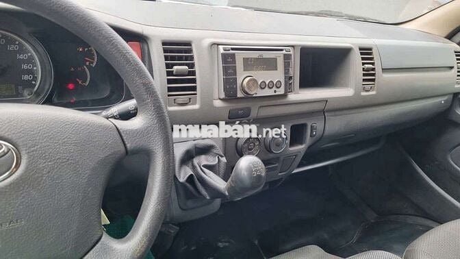 Toyota Hiace 2010 16 chỗ Bạc