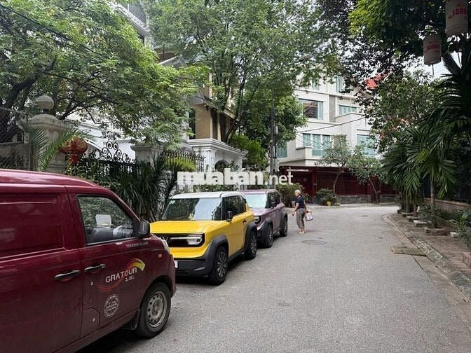 CẦN BÁN BIỆT THỰ SÀI ĐỒNG LONG BIÊN HÀ NỘI.