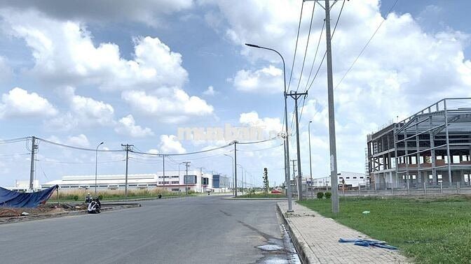 Cho thuê kho xưởng mới 100% khu công nghiêp long hậu =  giá 4usd/m2