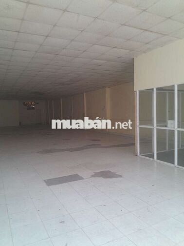 Chủ dễ tính cần cho thuê nhà xưởng trống,suốt