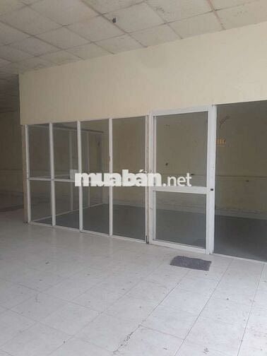 Chủ dễ tính cần cho thuê nhà xưởng trống,suốt