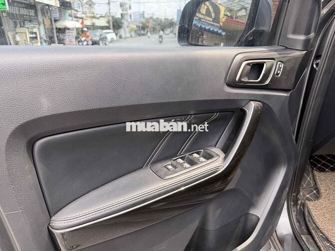 Ford Everest 2019 Titanium Plus 2 Cầu Cao cấp