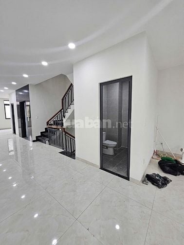 Mặt bằng kinh doanh, nhà nguyên căn ngay trung tâm Global City