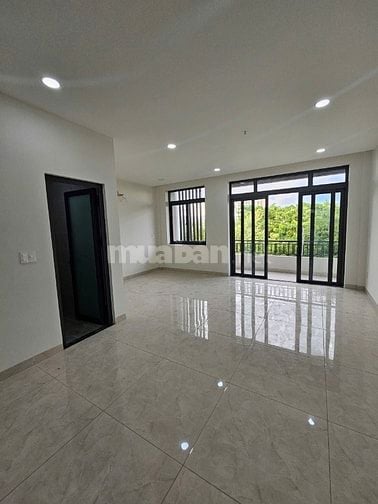 Mặt bằng kinh doanh, nhà nguyên căn ngay trung tâm Global City