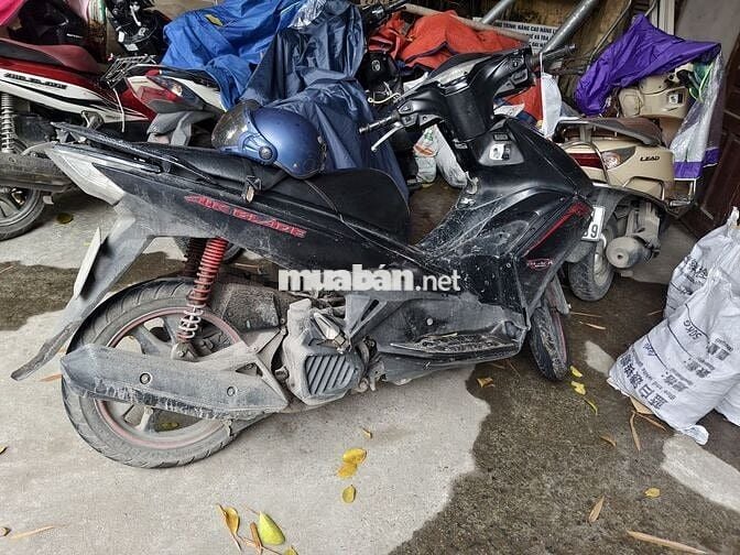 Cần bán xe airblade đời 2015 đi hơn 15 vạn