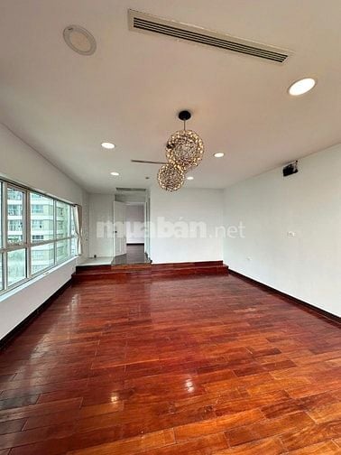 CHÍNH CHỦ CẦN CHO THUÊ PENTHOUSE CAO ỐC PHÚ NHUẬN - 370m², 4PN, 4WC