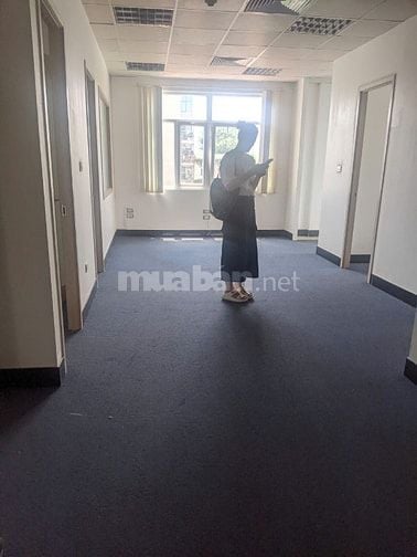 Văn phòng đẹp cho thuê 75m2 toà nhà TRIỆU VIỆT VƯƠNG thoáng trước sau