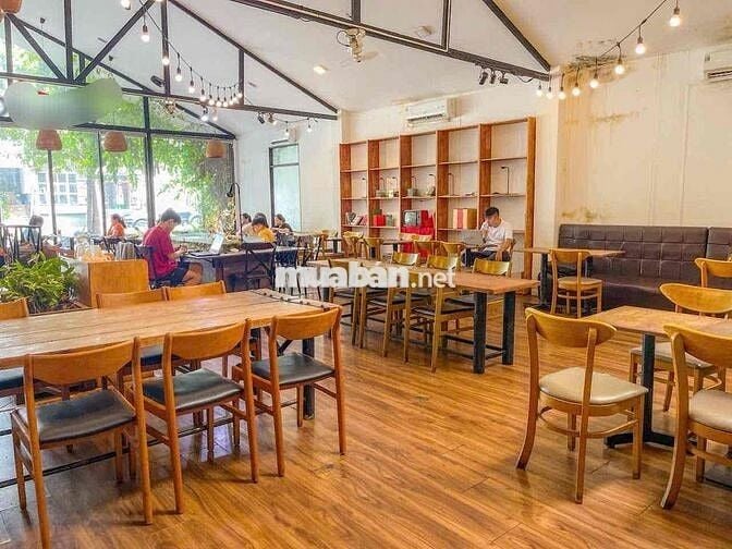 sang quán cf Đường Ngô Gia Tự , Chánh Nghĩa 10x20m.