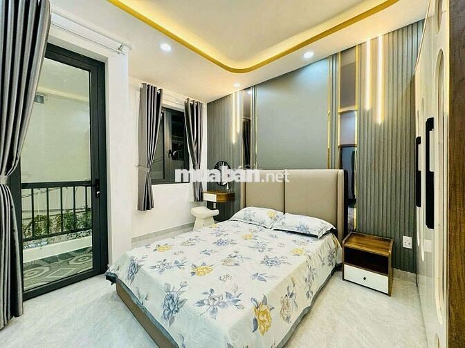 235/39 Hoàng Hoa Thám 5PN 4 WC 4 tầng cách MT HXH 30 m