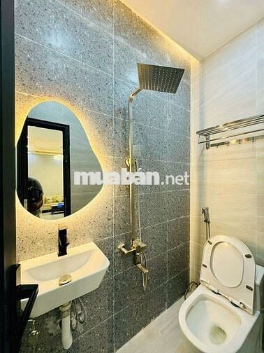 235/39 Hoàng Hoa Thám 5PN 4 WC 4 tầng cách MT HXH 30 m