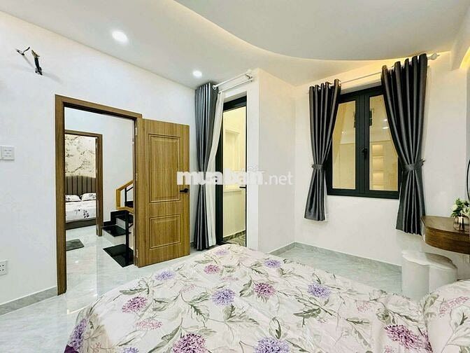 235/39 Hoàng Hoa Thám 5PN 4 WC 4 tầng cách MT HXH 30 m