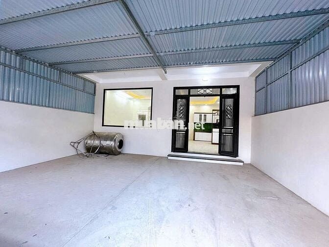 Nhà 5 tầng 40m,mới tinh ngay trung tâm Chợ Chúc Sơn – QL6 mở rộng 200m