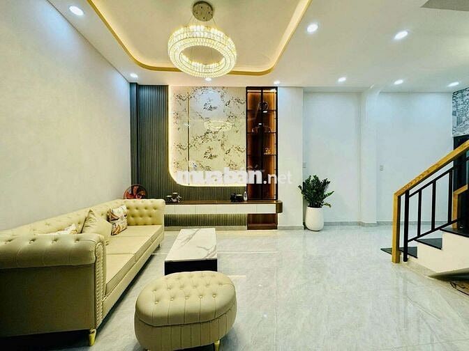 235/39 Hoàng Hoa Thám 5PN 4 WC 4 tầng cách MT HXH 30 m