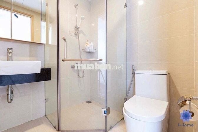 Bán nhanh căn 2PN view hồ bơi nội thất y hình tháp GM3- Golden Mansion