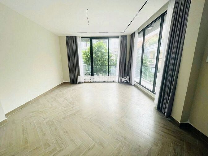 CHO THUÊ VILLA GÓC 2MT ĐƯỜNG 3/2 QUẬN 10 MỚI XÂY