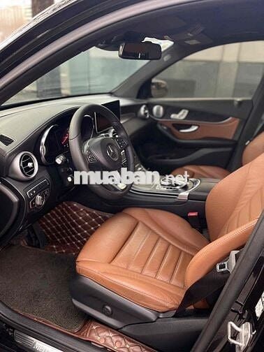 Mercedes Benz GLC Class 2018 300 4MATIC AT