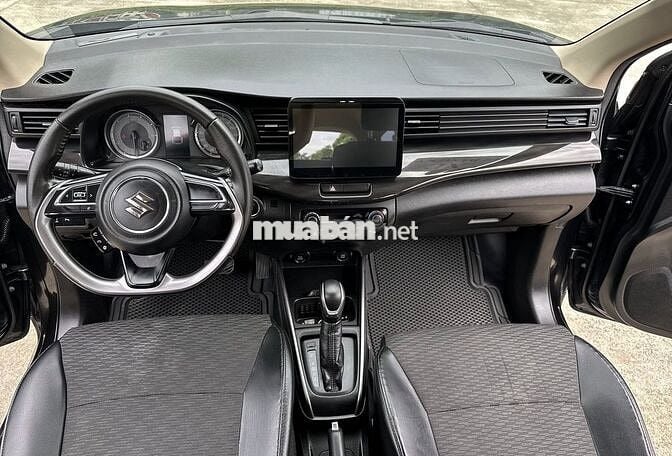 Suzuki XL7 2022 màu đen, số tự động