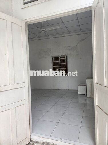 Phòng trọ 17m2 gần trường ĐH Luật TP. HCM