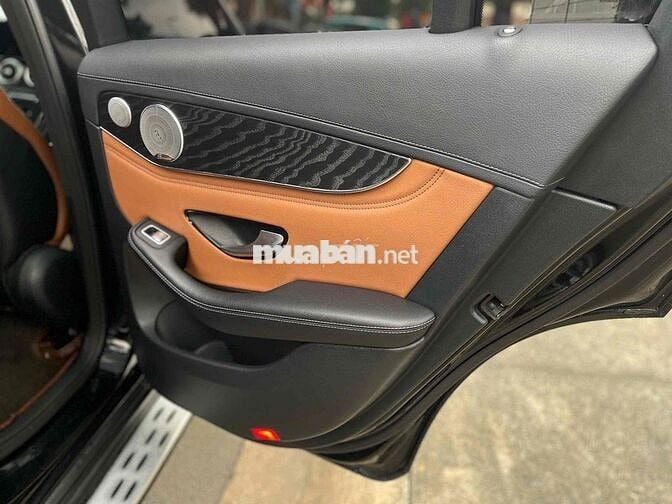 Mercedes Benz GLC Class 2018 300 4MATIC AT