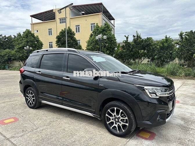 Suzuki XL7 2022 màu đen, số tự động