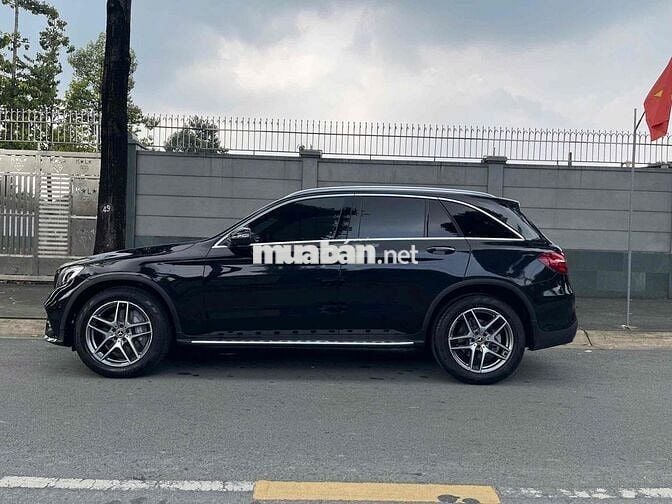 Mercedes Benz GLC Class 2018 300 4MATIC AT