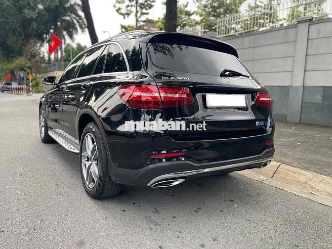 Mercedes Benz GLC Class 2018 300 4MATIC AT