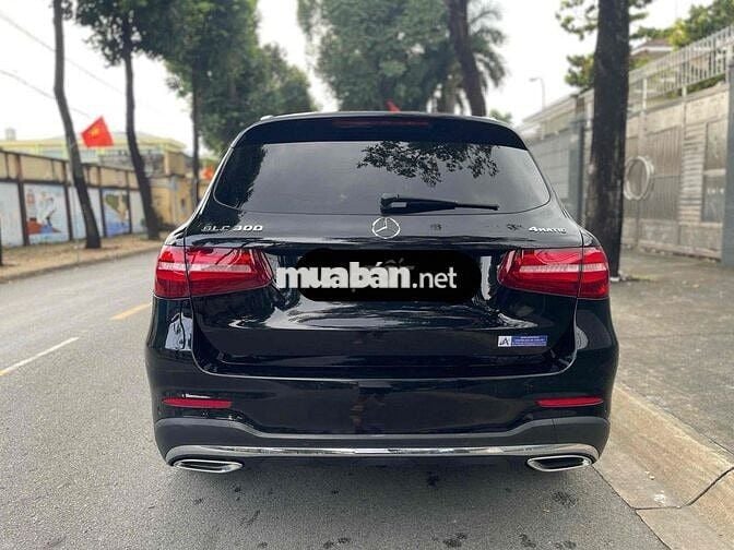 Mercedes Benz GLC Class 2018 300 4MATIC AT