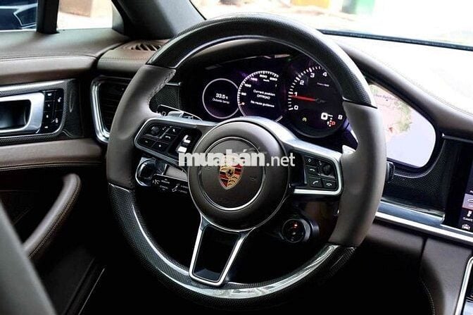 Porsche Panamera 2017 3.0 V6 - 55000 Kmiles