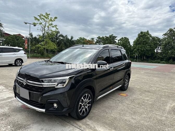 Suzuki XL7 2022 màu đen, số tự động