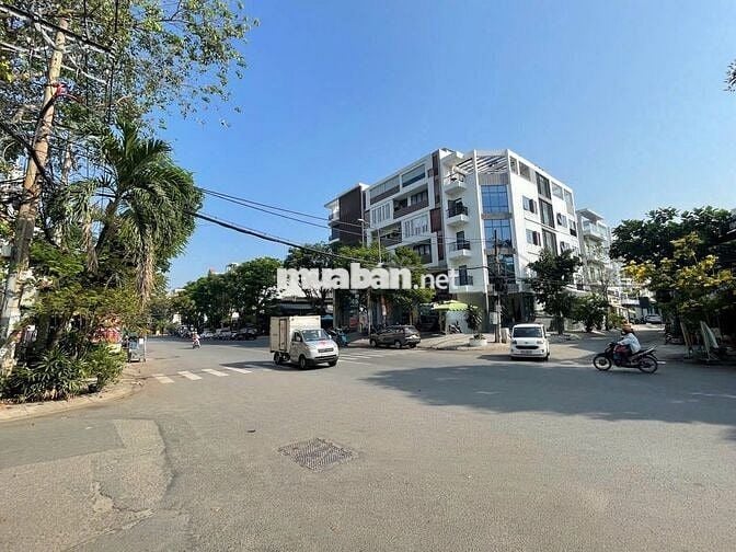 giá 47 tỷ  ngang 15 x 25 m HĐT 235tr  hiếm có quận Bình Thạnh