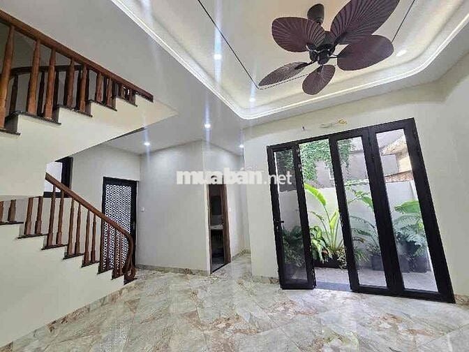 NHÀ MỚI TINH KHU LÕI SÀI ĐỒNG CẠNH CON PHỐ ẨM THỰC SẦM UẤT