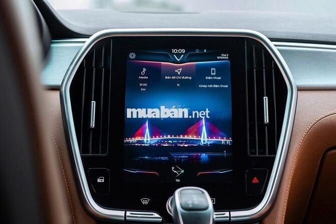 Vinfast Lux SA premium sản xuất 2021