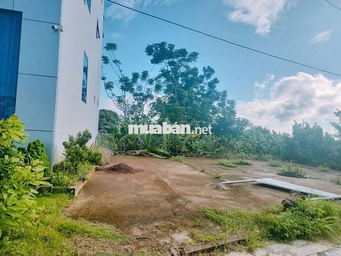 Bán GẤP đất VÒNG XOAY  PHƯỜNG LONG HƯƠNG, giá 250tr/ 1 mét ngang