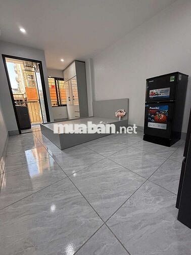 Bóc tem CCMN 25m2 xịn sò. Full đồ máy giặt, ban công tại Pháo Đài Láng