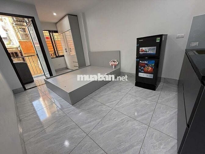 Bóc tem CCMN 25m2 xịn sò. Full đồ máy giặt, ban công tại Pháo Đài Láng