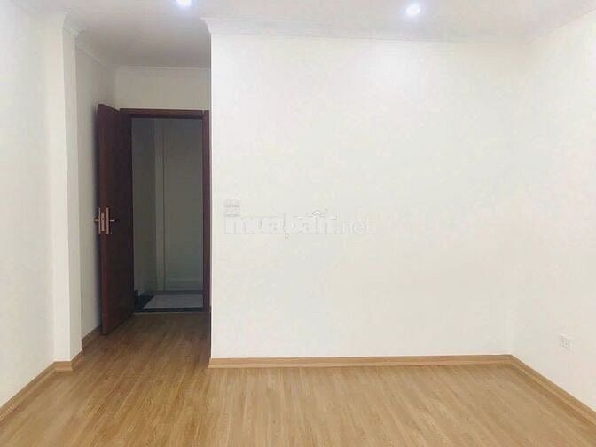 Nhỉnh 6 Tỷ - Nhà Long Biên 31m2 x 5 Tầng Ngõ Rộng 3m