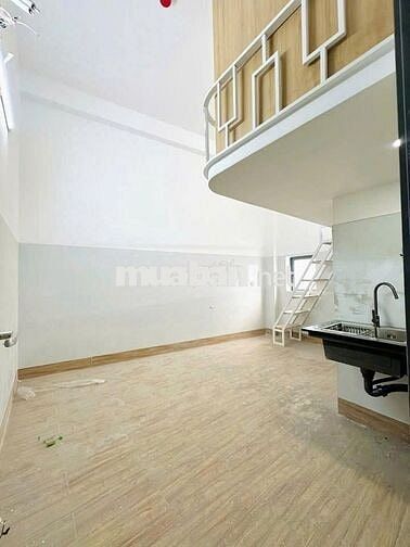 Phòng mới xây rộng rãi cửa sổ trời siêu thoáng ngay ngã tư Gò Mây