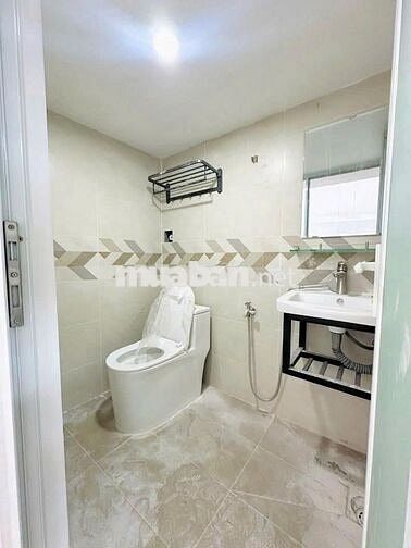 Phòng mới xây rộng rãi cửa sổ trời siêu thoáng ngay ngã tư Gò Mây