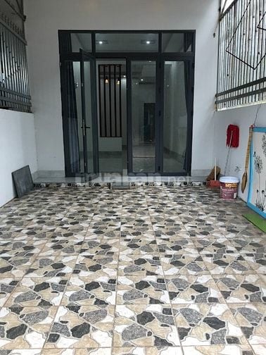 Cho thuê nhà mặt tiền 275 Y Moan,BMT