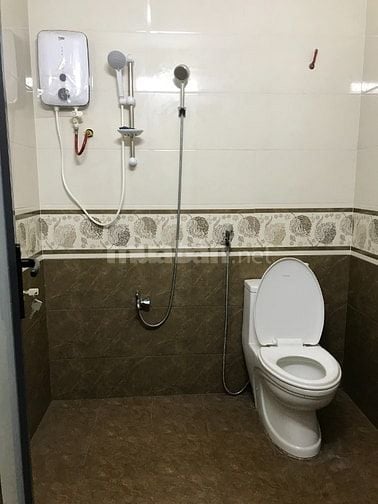 Cho thuê nhà mặt tiền 275 Y Moan,BMT