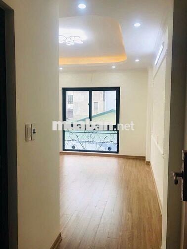 Nhỉnh 6 Tỷ - Nhà Long Biên 31m2 x 5 Tầng Ngõ Rộng 3m