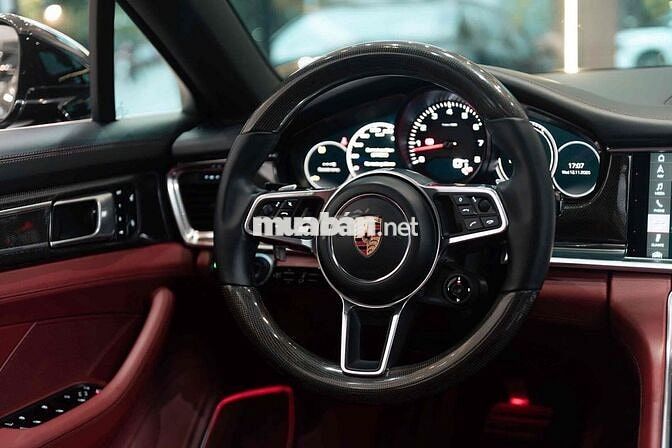 LONG ANH AUTO về Porsche Panamera 4Executive 2017