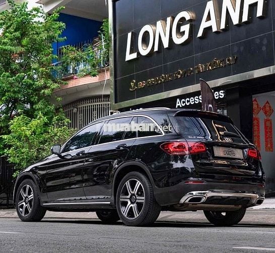 GLC200 4Matic Sx 2020 . Đen - Kem . Giá : 1ty1xxtr